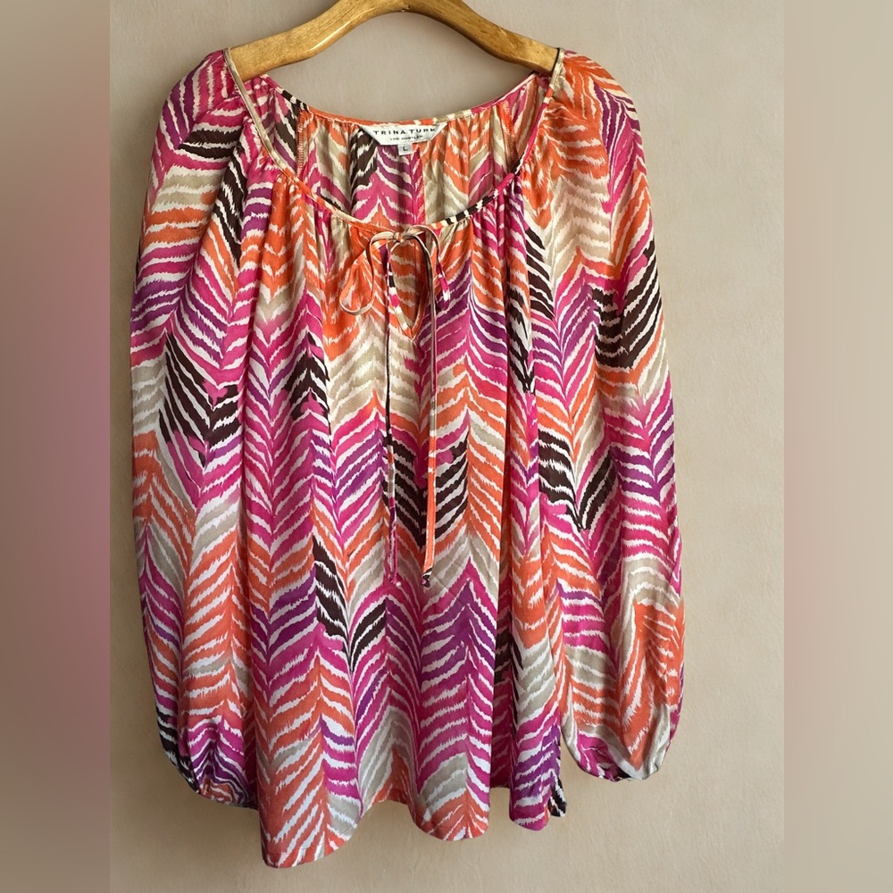 Trina Turk Silk Tie-Neck Blouse L Fuchsia Coral Abstract Print Balloon Sleeve